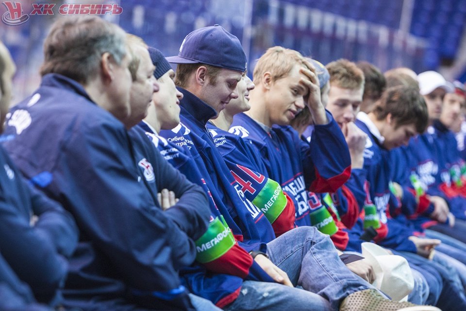 Хоккейная «Сибирь» задолжала игрокам зарплату